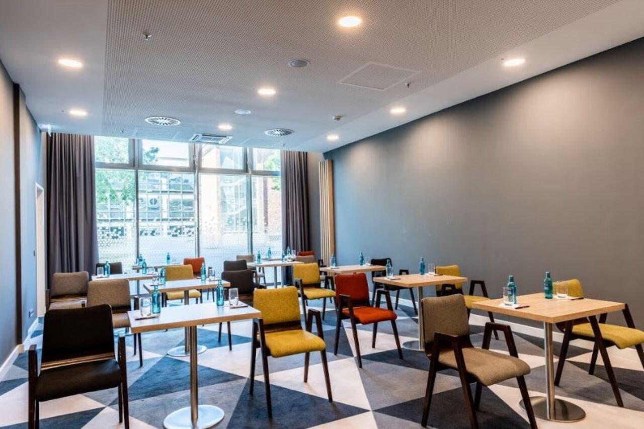 Holiday Inn Express - Cologne - City Centre Bagian luar foto