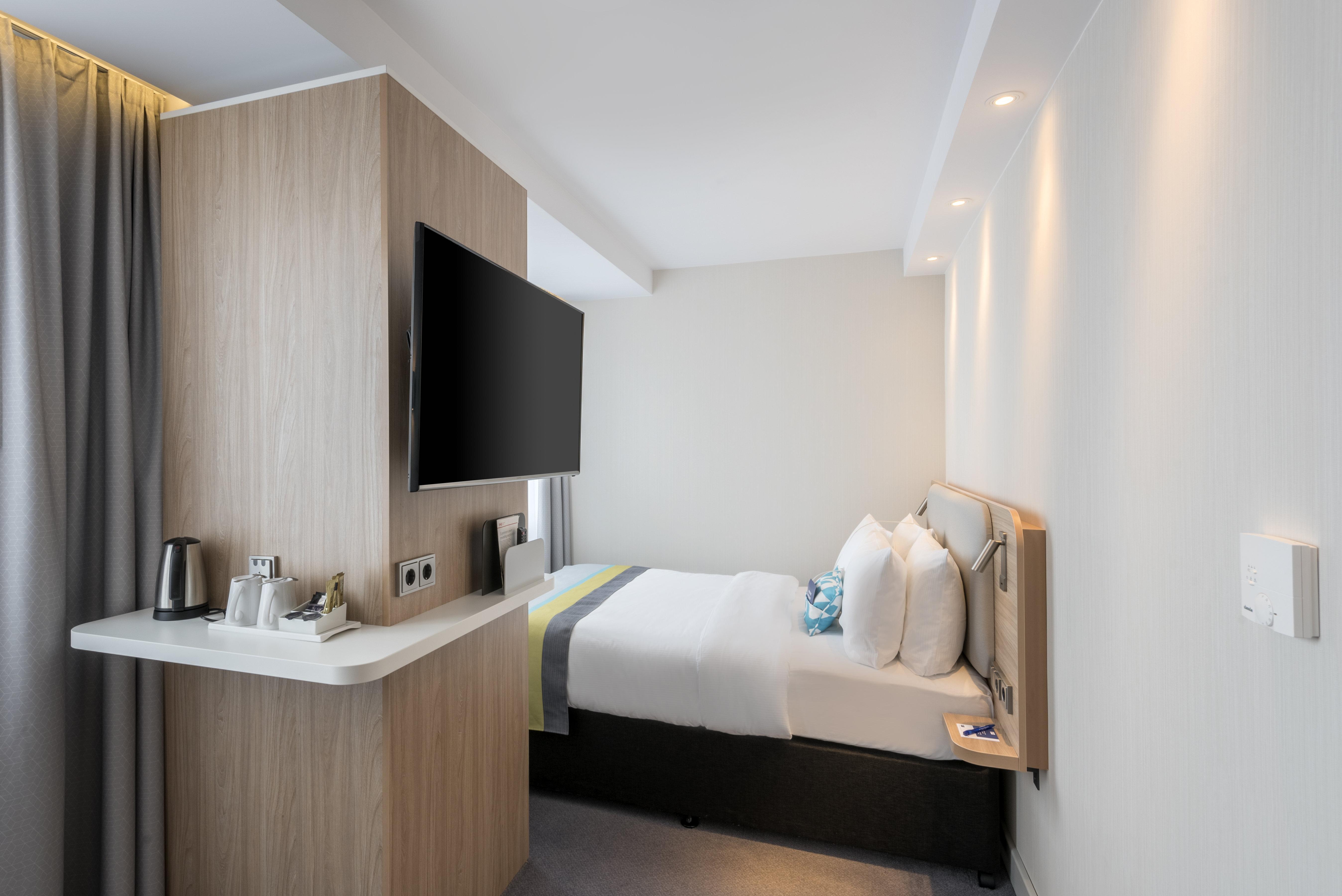 Holiday Inn Express - Cologne - City Centre Bagian luar foto